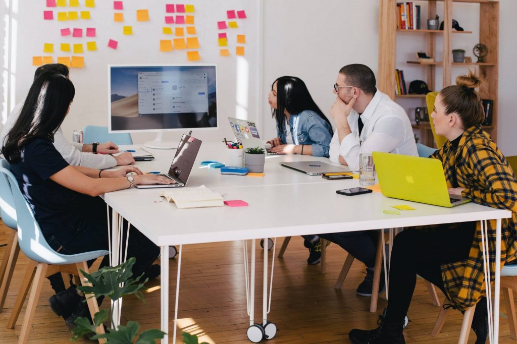 Equipe qui réalise un audit RSE