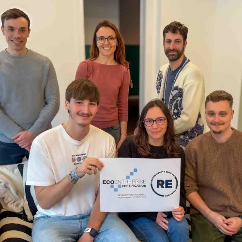 The team at Mon Entreprise Durable holds the EcoEntreprise certificate and the Responsibility Europe CSR label